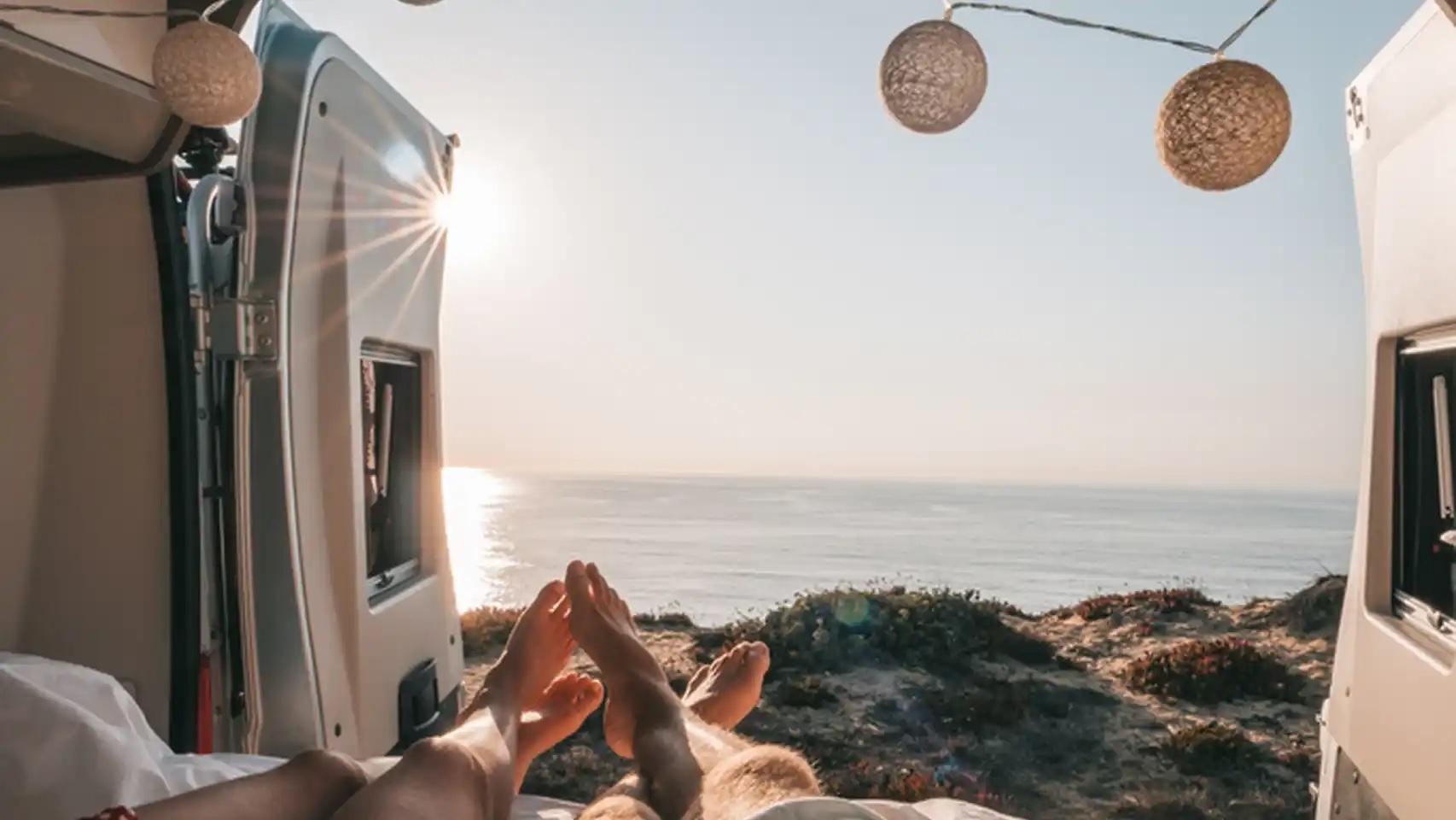 ¿Con autocaravana en Alicante? El Ayuntamiento lleva su parking de la playa de San Juan a Urbanova.
