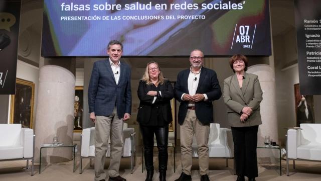 Ramón Salaverría; Patricia Fernández de Lis; Ignacio López-Goñi; y Coral Larrosa.