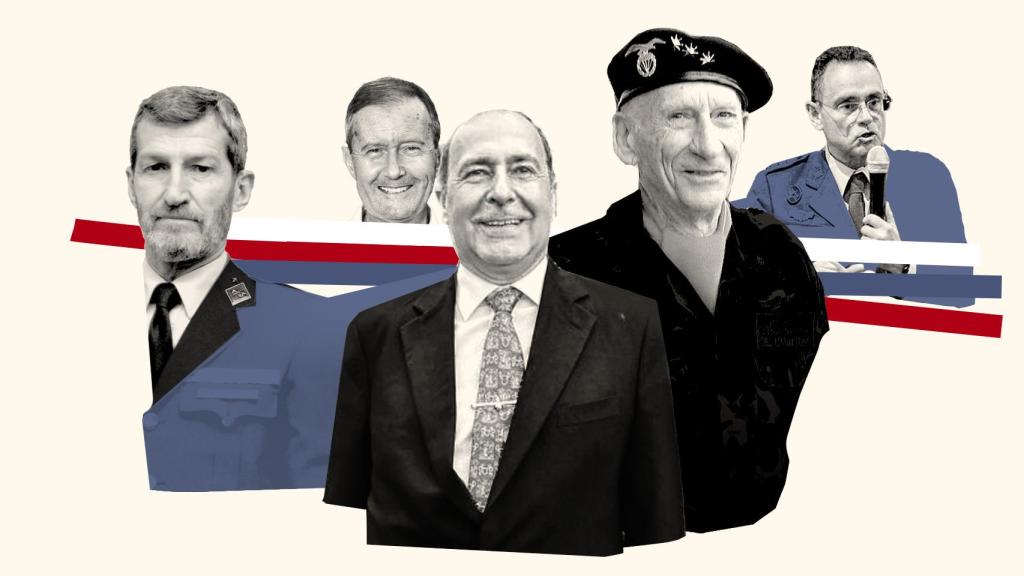 De izquierda a derecha, el ex JEMAD de Podemos, Julio Rodríguez; el almirante José María Treviño; el coronel Manuel Morato; el coronel Amadeo Martínez Inglés y el coronel Pedro Baños.