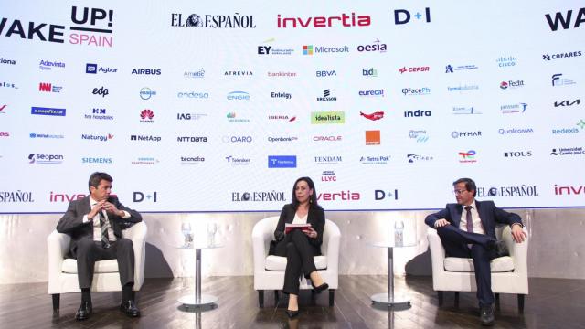 Carlos Mazón y Miguel Ángel Gallardo, conversan con Paloma Baena.