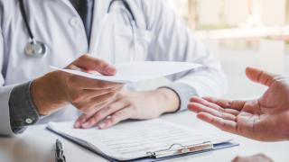 Más de 1.000 médicos de la Comunidad Valenciana se suman a la demanda contra Sanidad por desprotección