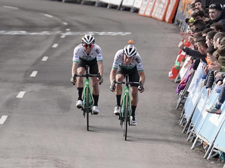 Los componentes del equipo Caja Rural-Seguros RGA, durante la Vuelta al País Vasco.