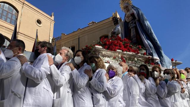 Cautivo y Trinidad en el Hospital Civil.