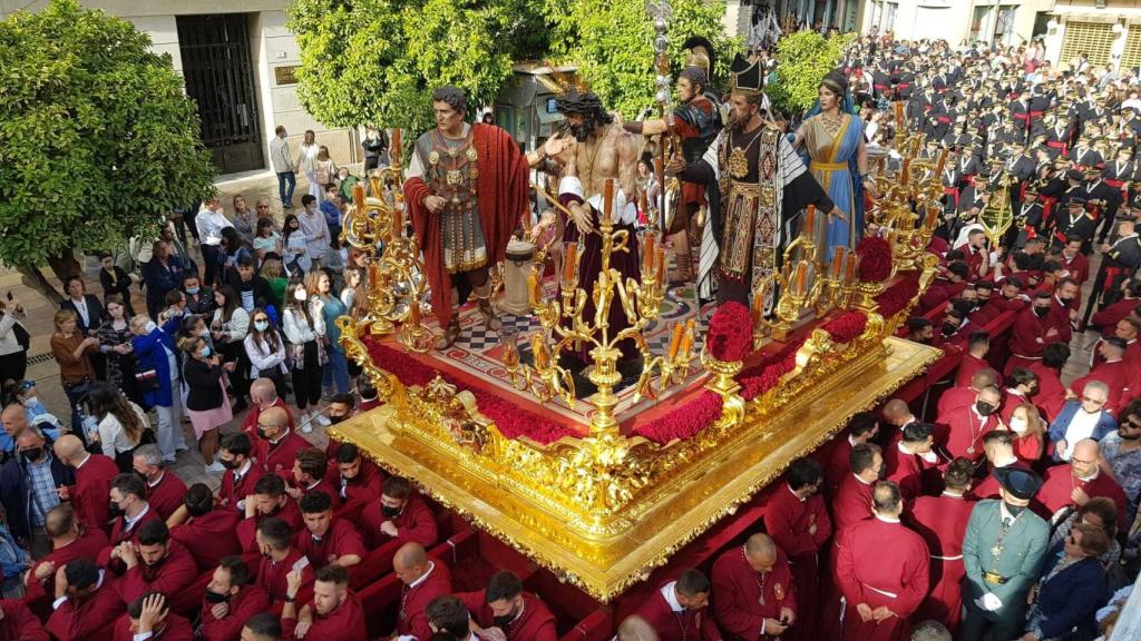 Humildad en la plaza de la Constitución.