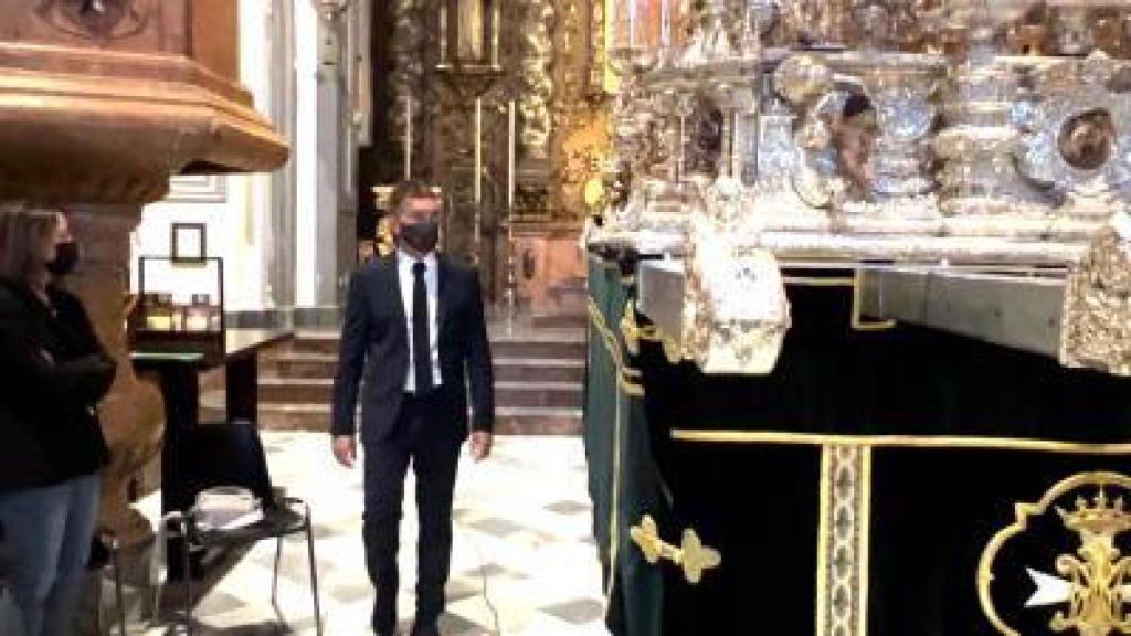 Banderas, en el acto de encendido de velas.