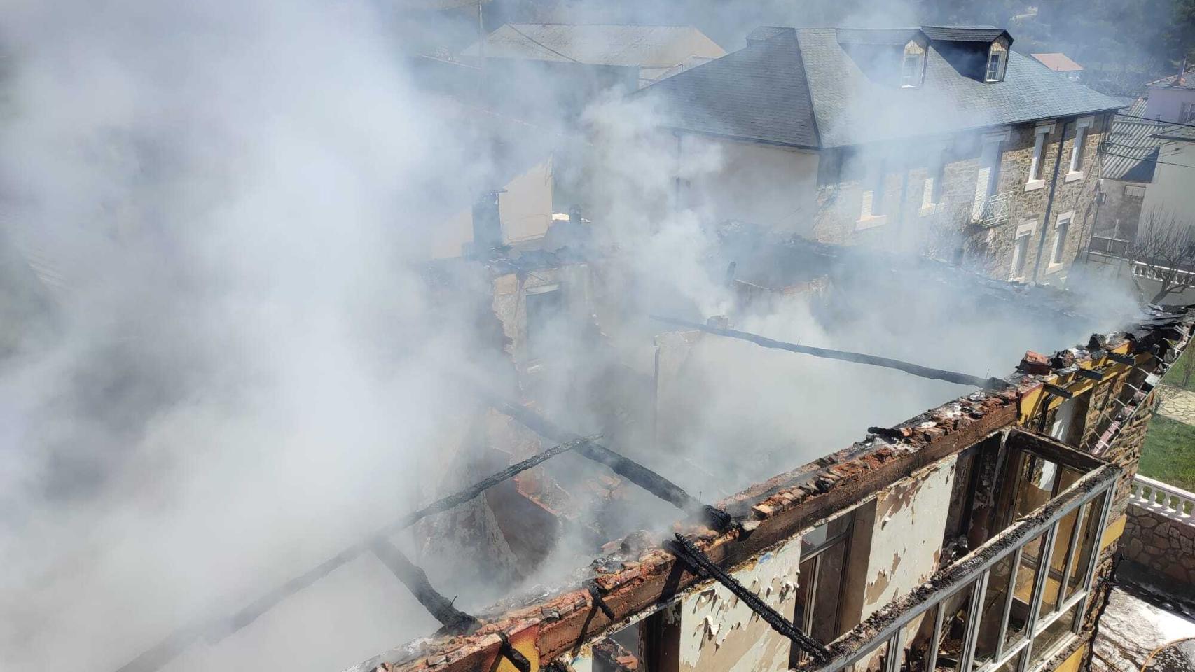 Incendio en Porqueros