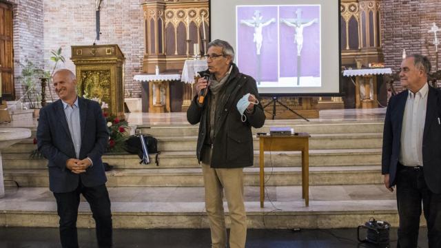 La parroquia de Santa Bárbara de Guardo recibe su cristo crucificado