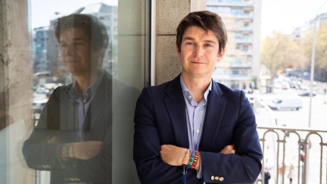 Gonzalo Recarte, director comercial de Cobas AM, en las nuevas oficinas de la gestora (Castellana, 53).