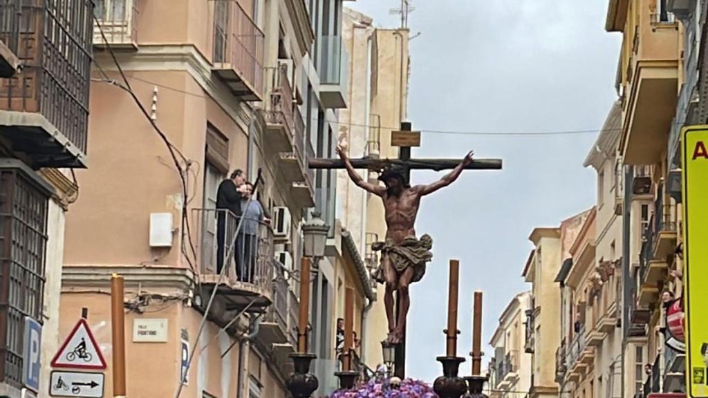 Las cofradías malagueñas suelen sufrir este tipo de incidentes con el cableado.