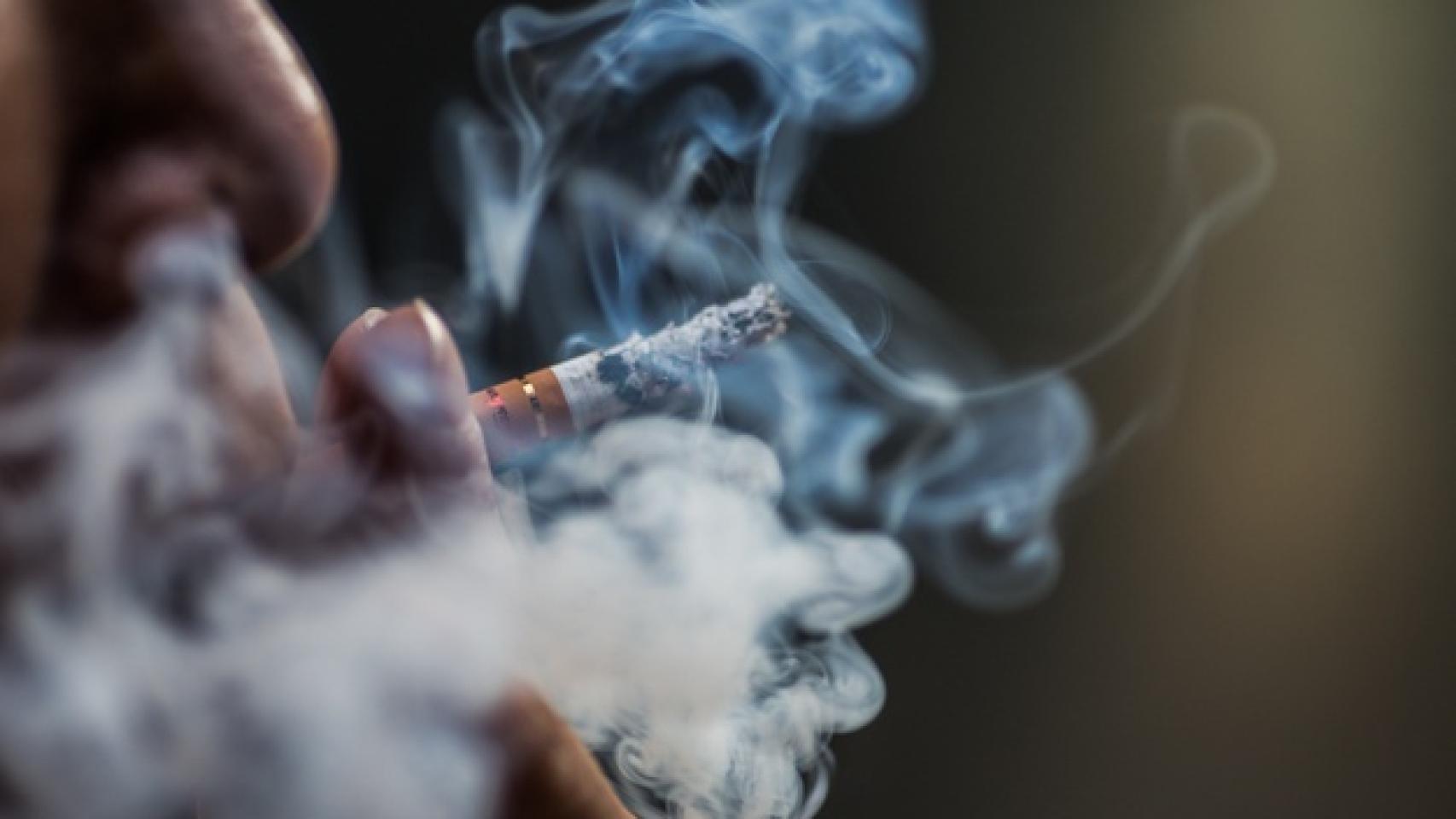 El tabaquismo es señalado como una de las principales causas del cáncer.
