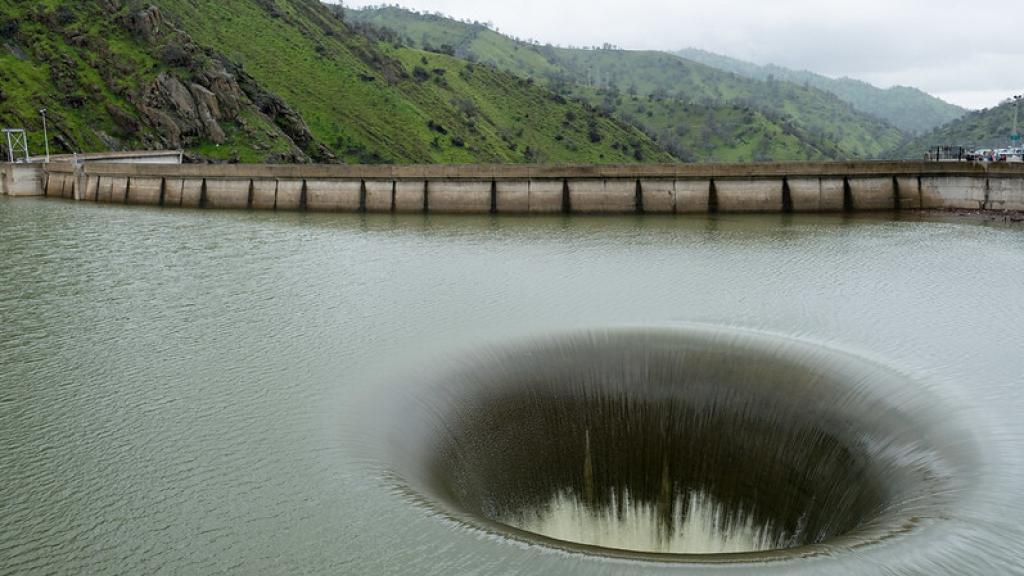 El famoso 'Glory Hole', en el lago Berryessa de California (Estados Unidos).