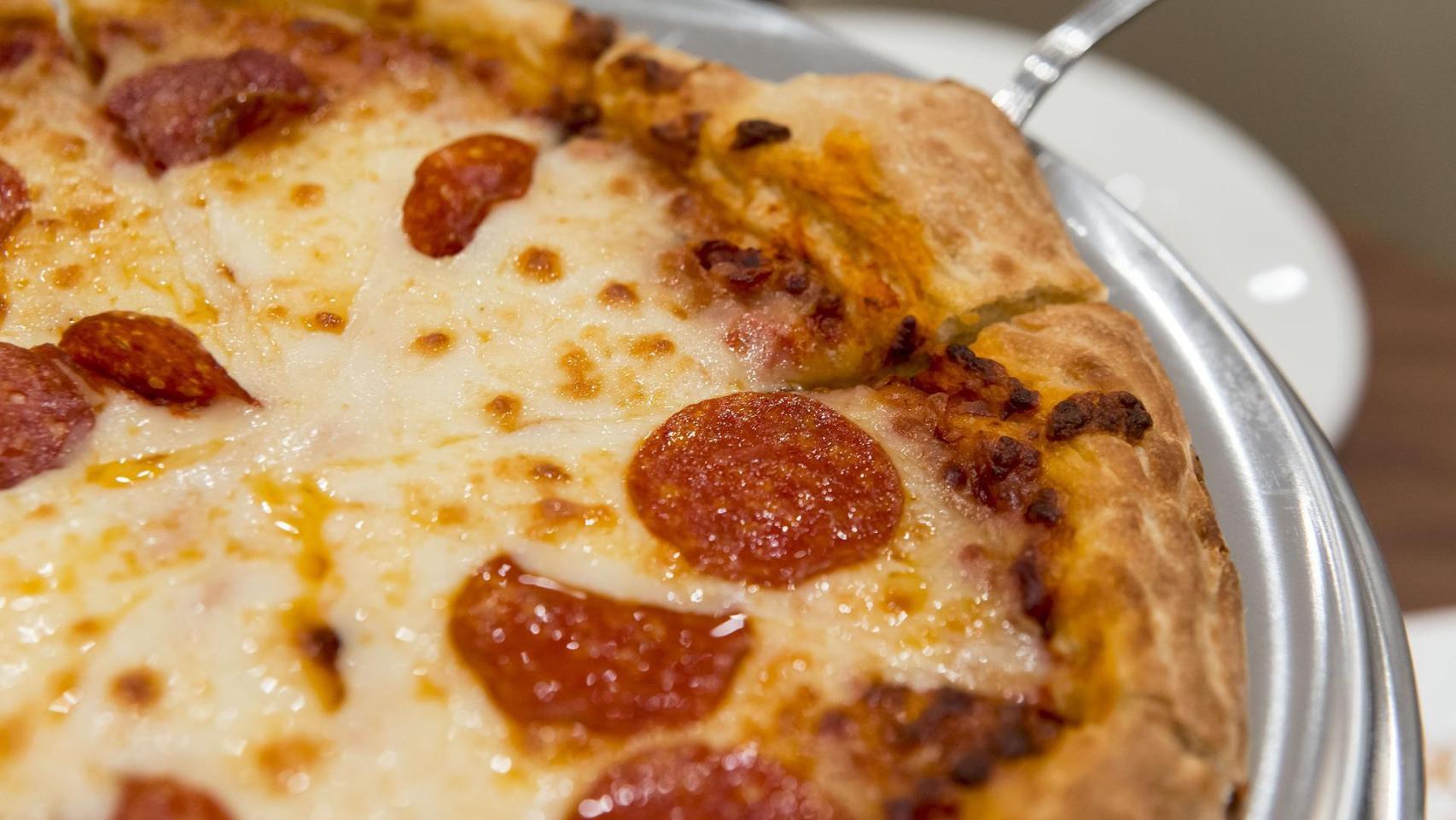 Pizza precocinada.