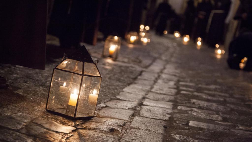 Detalle de una procesión en las calles del Casco Histórico de Toledo.
