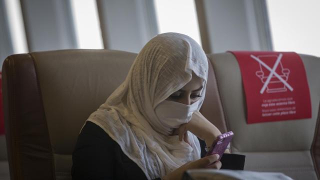 Una pasajera en un ferry.