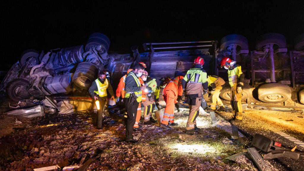 José Vicente / ICAL . Un fallecido en un accidente a la A-62, en Fuentes de Oñoro (Salamanca)