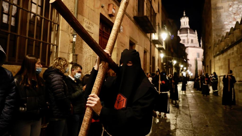 David Arranz / ICAL . La Hermandad Universitaria del Santísimo Cristo de la Luz y de Nuestra Señora Madre de la Sabiduría renueva su promesa de silencio en su procesión anual
