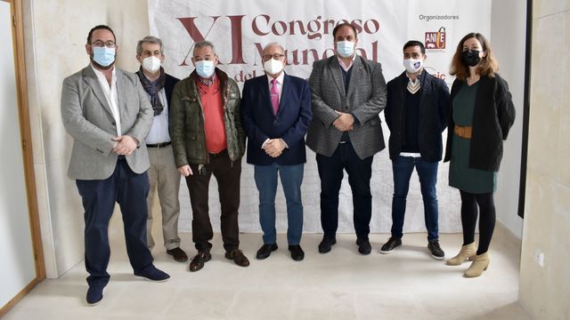 El alcalde de Guijuelo participa en la jornada 'Contra la despoblación, más jamón'