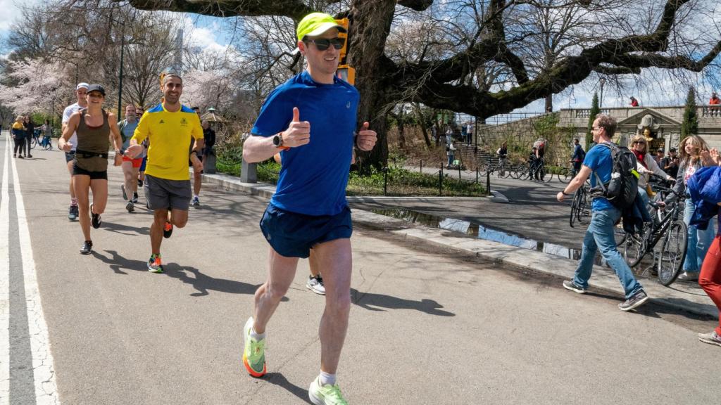 El corredor de ultramaratón Oz Pearlman