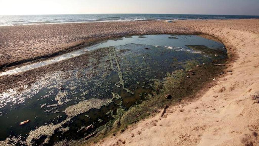 Vertidos de aguas residuales.