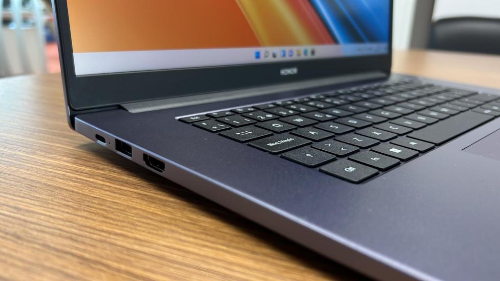 Salidas de HONOR MagicBook 15