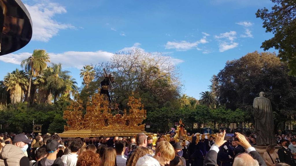 El Rico pasa junto al Paseo del Parque.