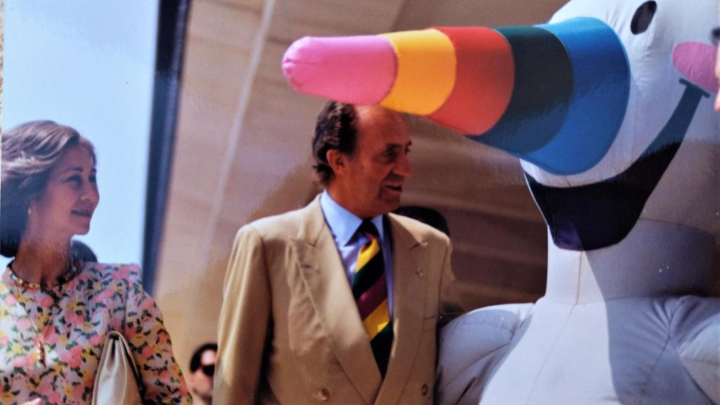 Curro, con los reyes de España, Juan Carlos y Sofía, en 1992 en la Expo de Sevilla-.