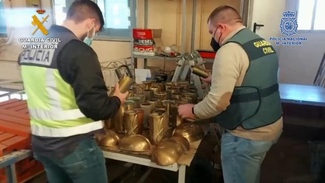 Detenido un hombre por desvalijar los cementerios de Elda y Petrer: robaba piezas de latón para revenderlas