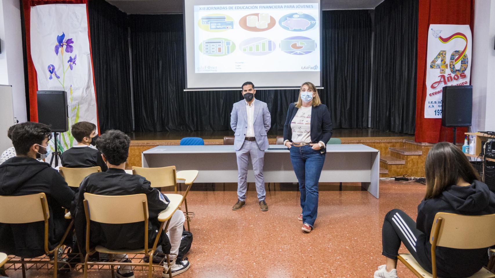 Más de 11.000 jóvenes participan en las jornadas de educación financiera de Unicaja