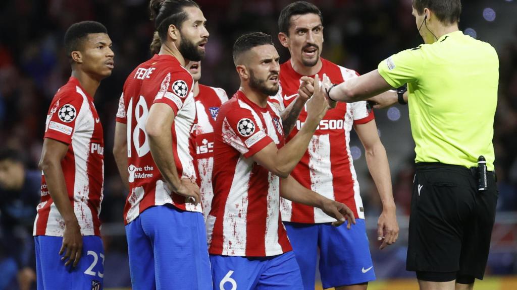 Koke Resurrección encabeza las protestas al colegiado Daniel Sebert