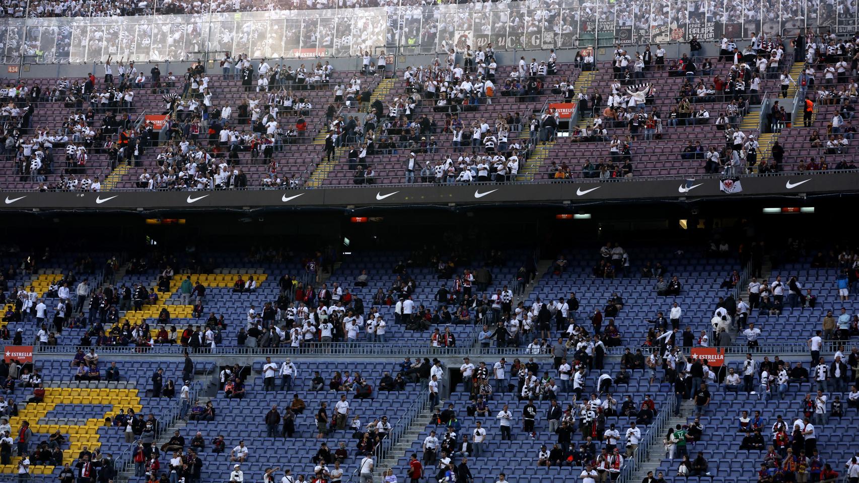 La grada del Camp Nou antes del Barça - Eintracht
