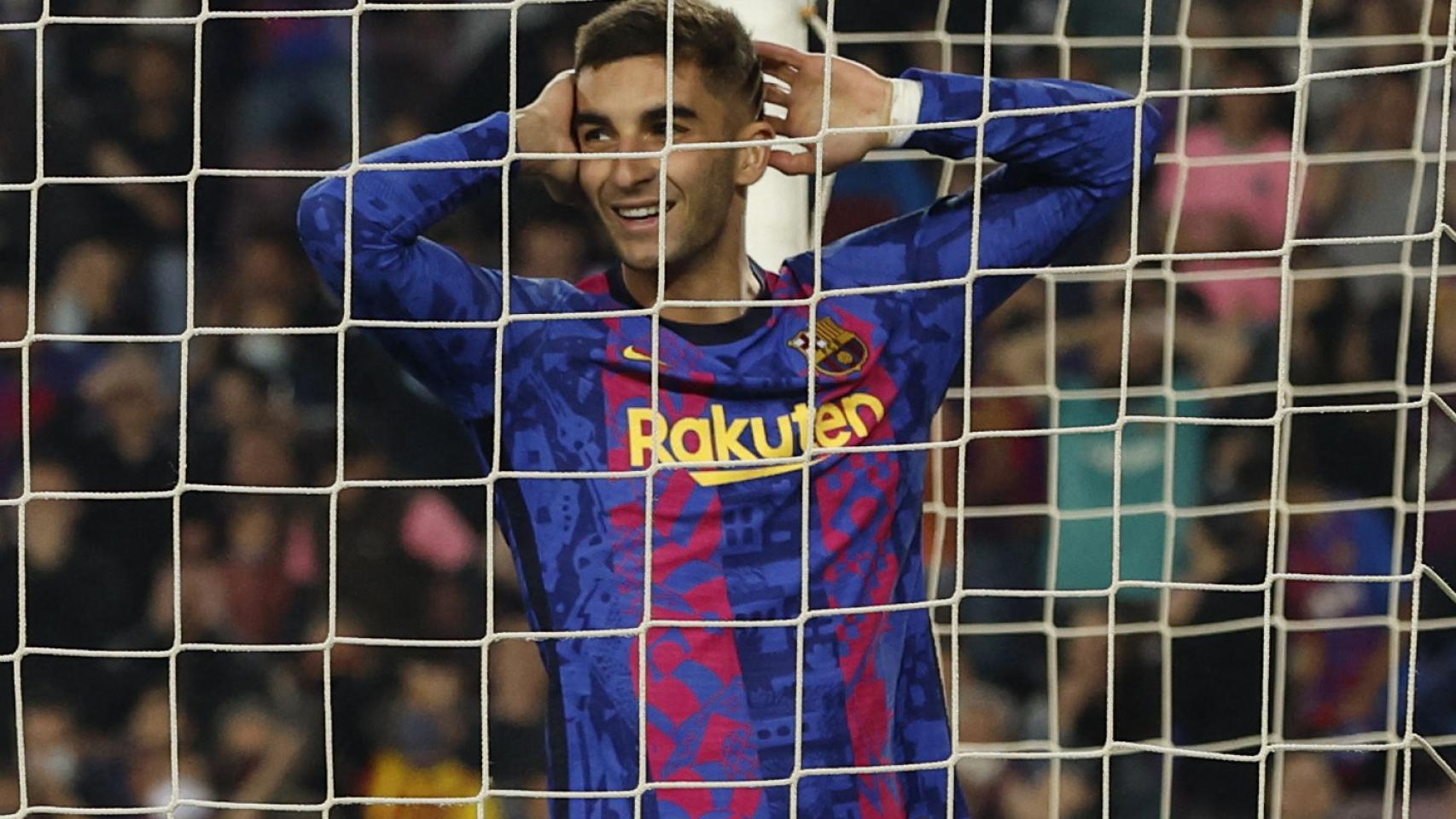 Ferran Torres se lamenta tras un fallo