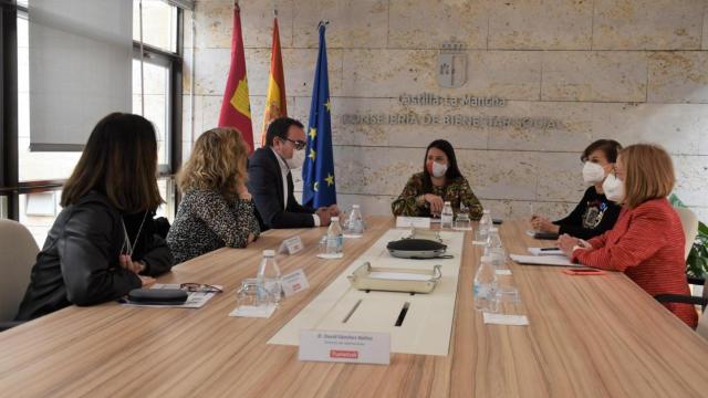 Castilla-La Mancha atiende a 60.000 personas cada día mediante el Servicio de Teleasistencia