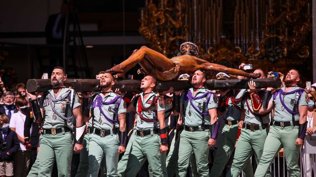 Traslado del Cristo de la Buena Muerte en Málaga.