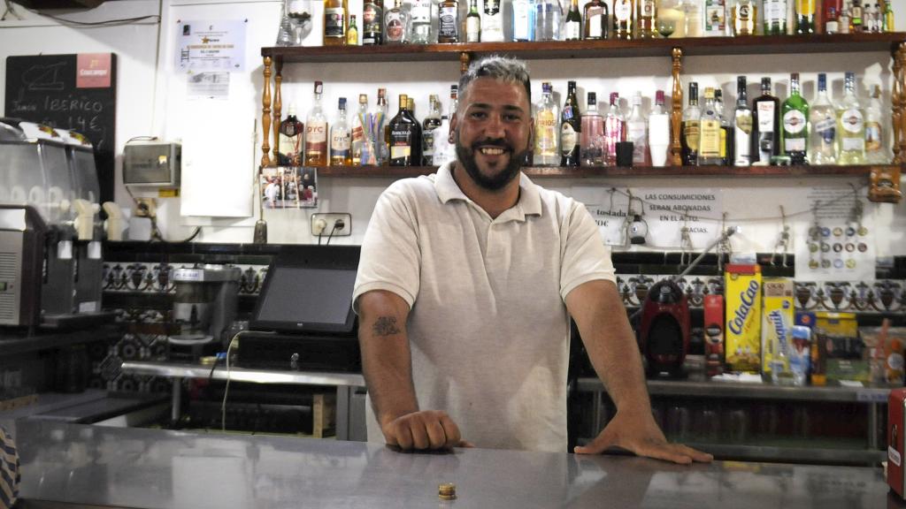 Jose, camarero del Casino y gran amante de Las Caras.