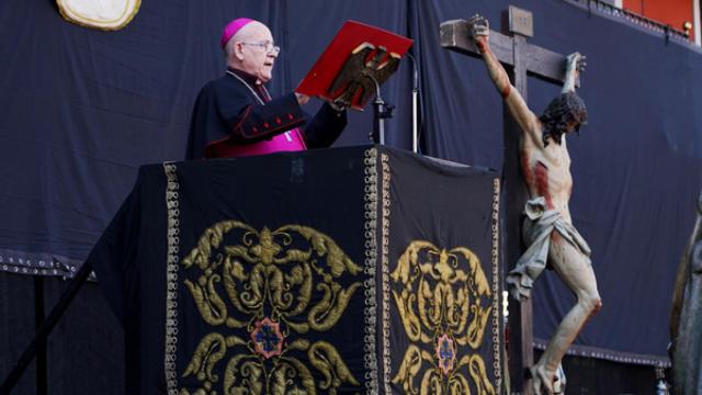 El Sermón de las Siete Palabras llena de sentimiento y devoción la Semana Santa de Valladolid en su día grande