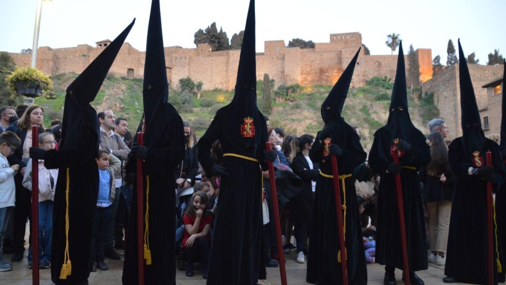 El Santo Sepulcro, frente a la Alcazaba el Viernes Santo de Málaga