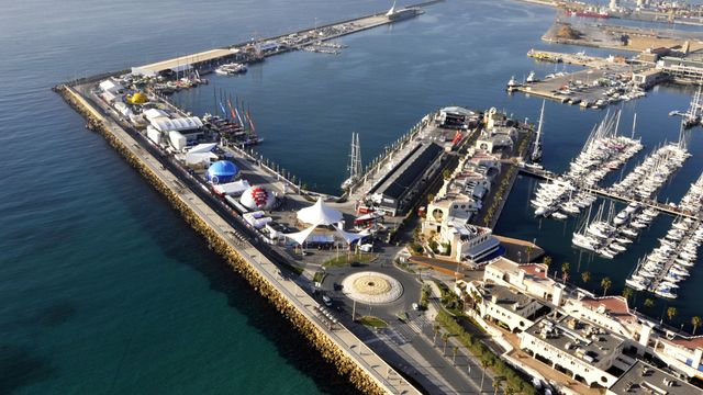 La empresa que proyecta los depósitos de combustible en Alicante cerró 2020 con un agujero de 706.000 euros.