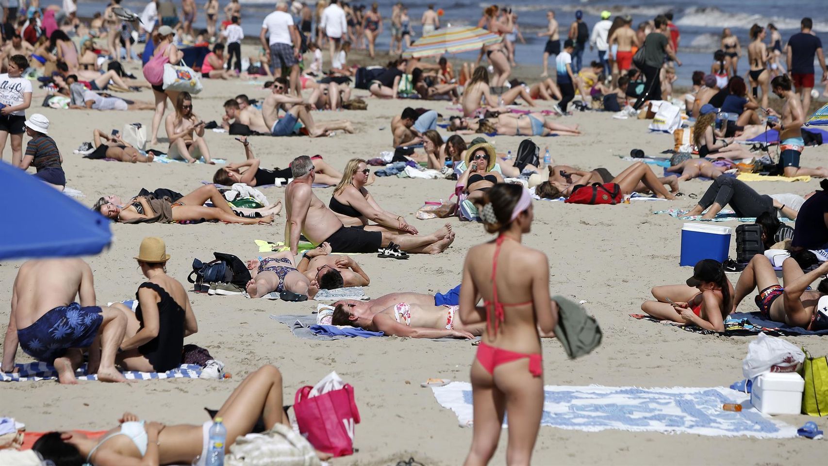 Playa de Alicante ciudad el pasado sábado, llena de turistas.
