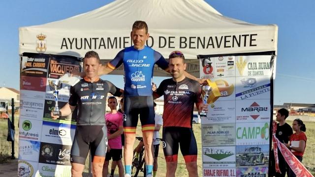 Uno de los podium de la carrera BTT Benavente.
