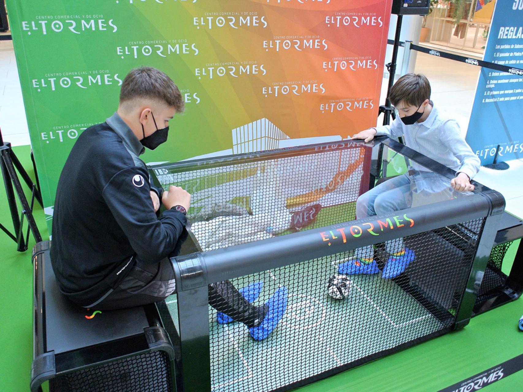 Torneo de Subsoccer en el Centro Comercial El Tormes.