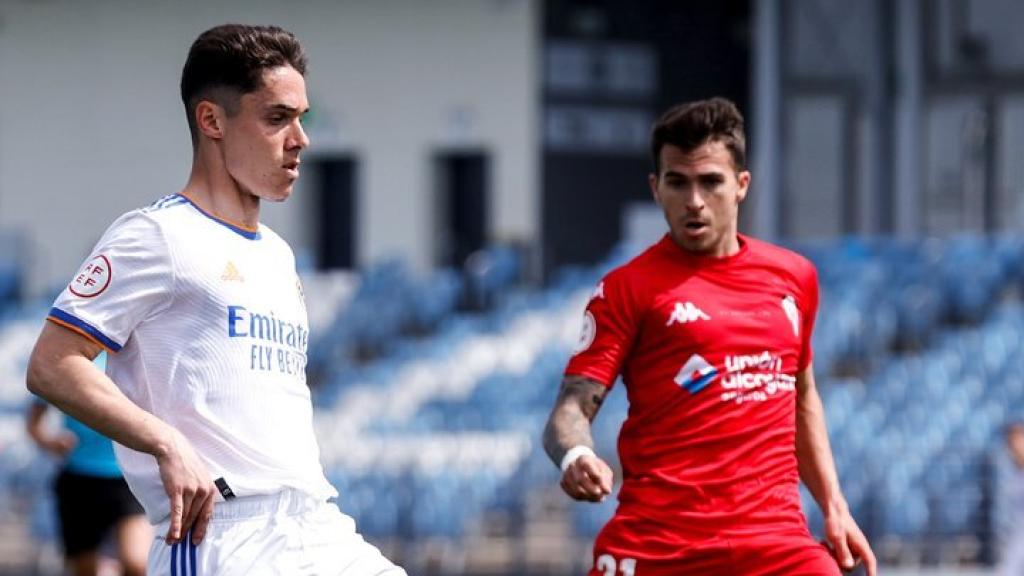 Sergio Arribas, en el Real Madrid Castilla - Alcoyano de la temporada 2021/2022