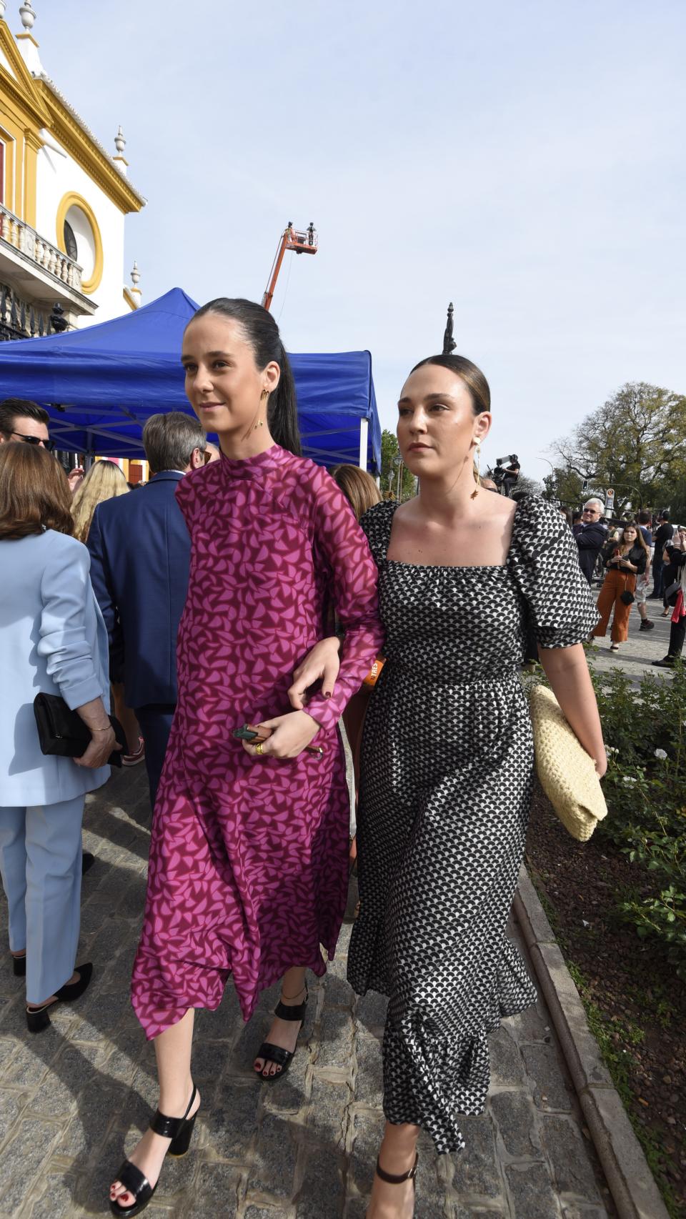 Victoria Federica con un vestido de The Nook Store.