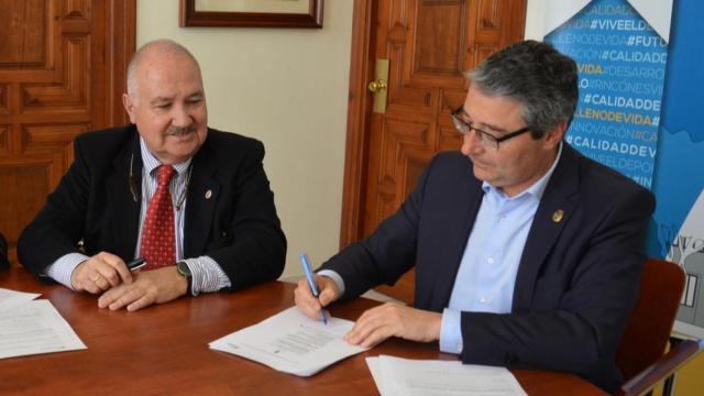 El alcalde de Rincón y el concejal de Hacienda.