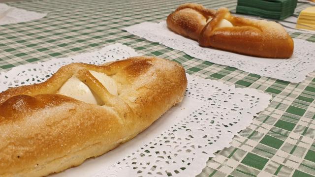 Este Lunes de Pascua puedes comprar aún algunas de las mejores monas de Alicante.