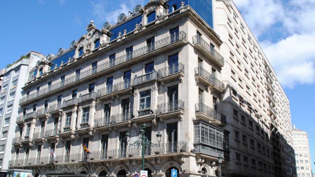 Fachada del Hotel NH de Vigo.