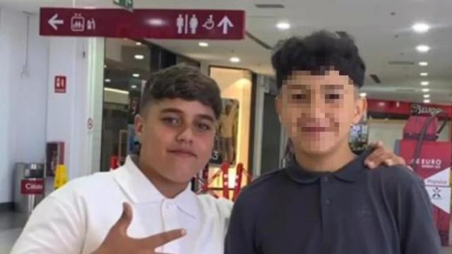 Ibrahim, con camiseta blanca, falleció el pasado Viernes Santo de un disparo en la cabeza.