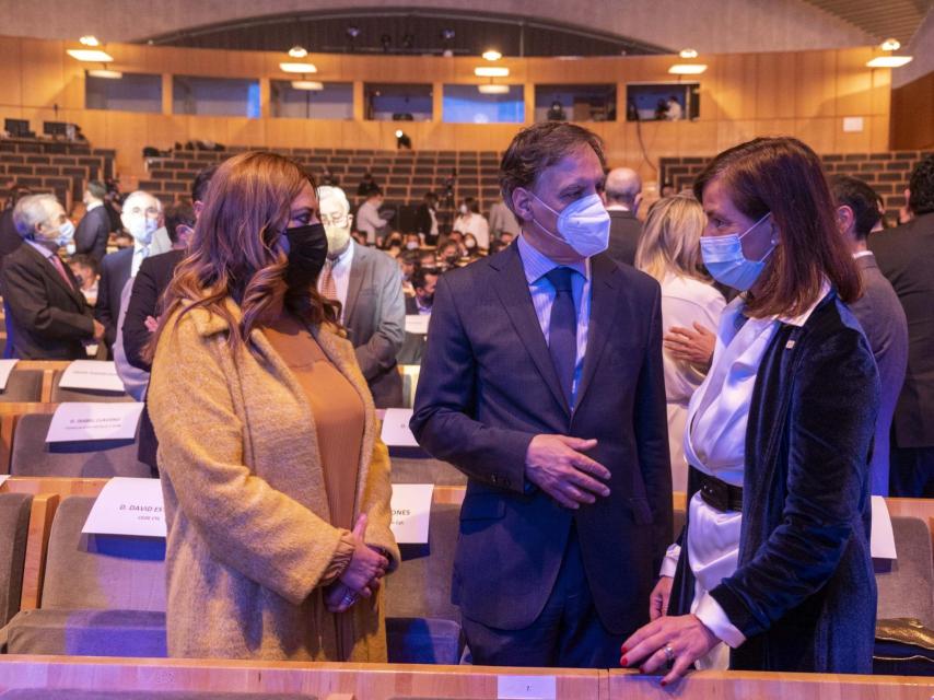 La delegada del Gobierno en Castilla y León, Virginia Barcones, durante la celebración del 25 aniversario de Empresa Familiar, este martes. / ICAL