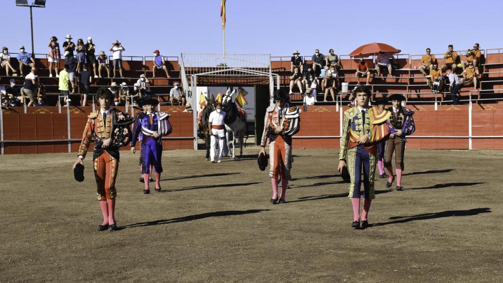 Novillada en Villarino con alumnos de la Escuela de Tauromaquia