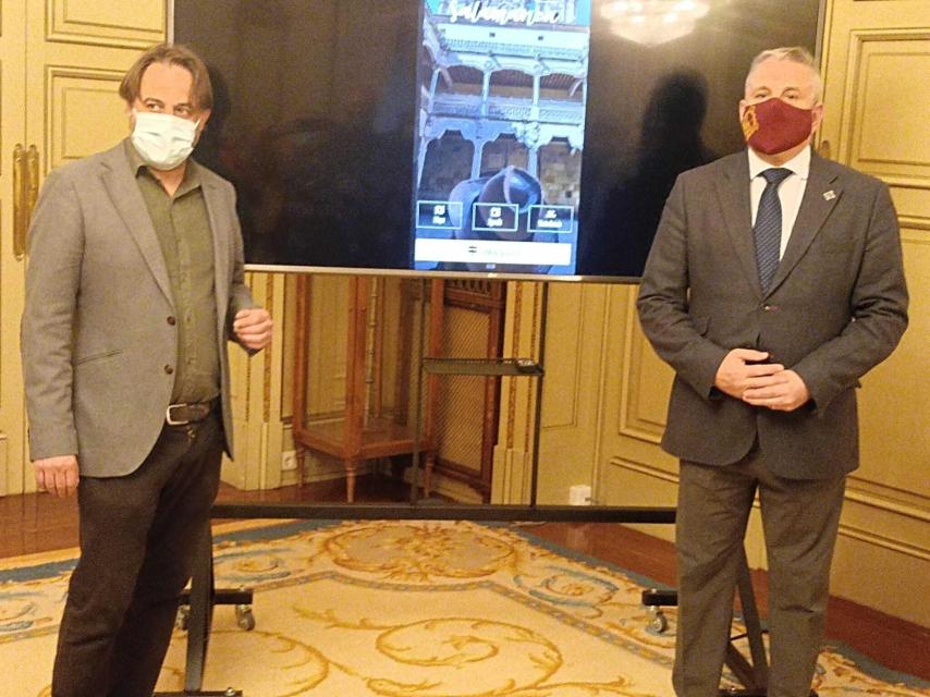 Fernando Castaño y Francisco Hernández presentan la app de Salamanca Nazarena
