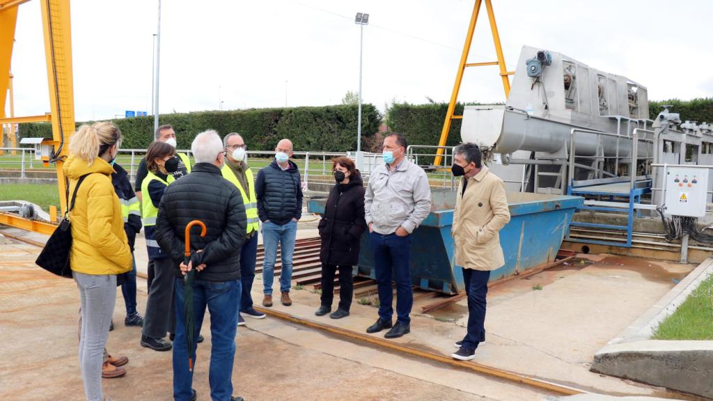 El Consejo de Administración de Aquavall visita la EDAR para conocer las inversiones realizadas desde la municipalización